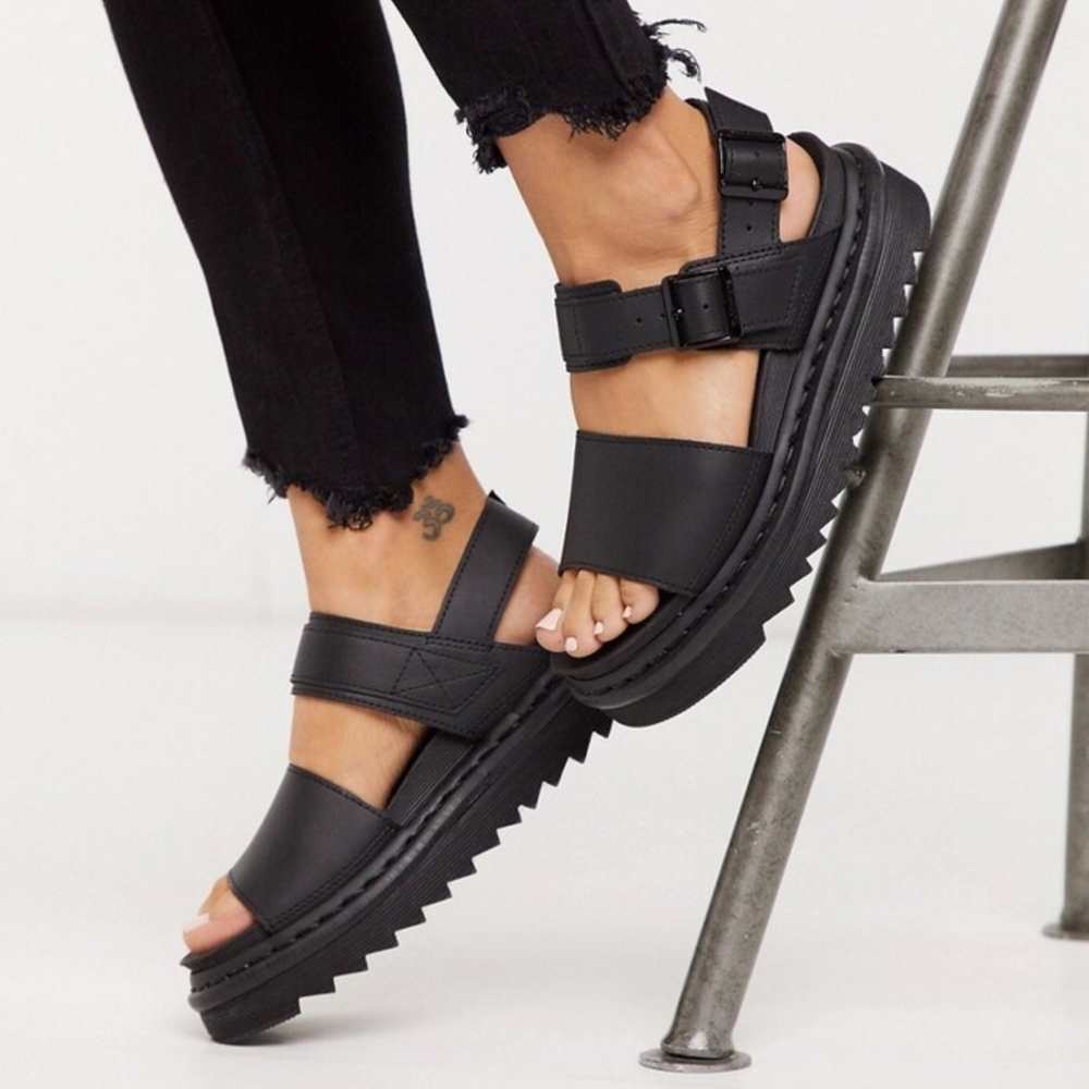 DR MARTENS VOSS WOMEN'S LEATHER STRAP SANDALS